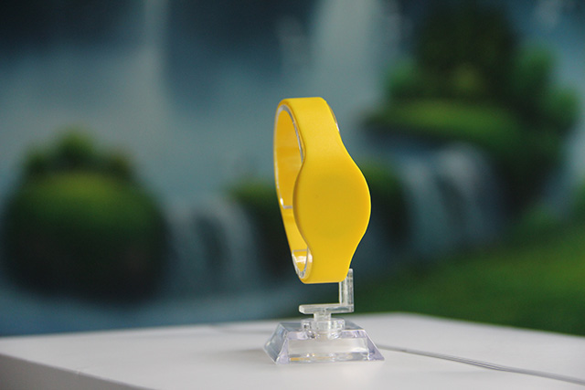 为什么食等第织唛腕带有色彩的